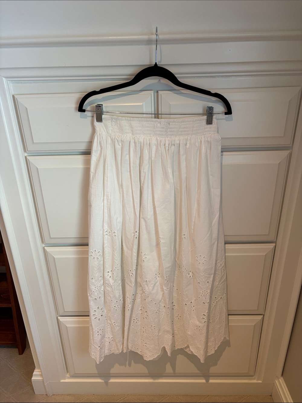 Elie Tahari Eyelet Skirt NWT - Picture 2 of 5